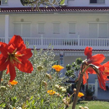Lovely Meta Apartments Palit Exterior foto