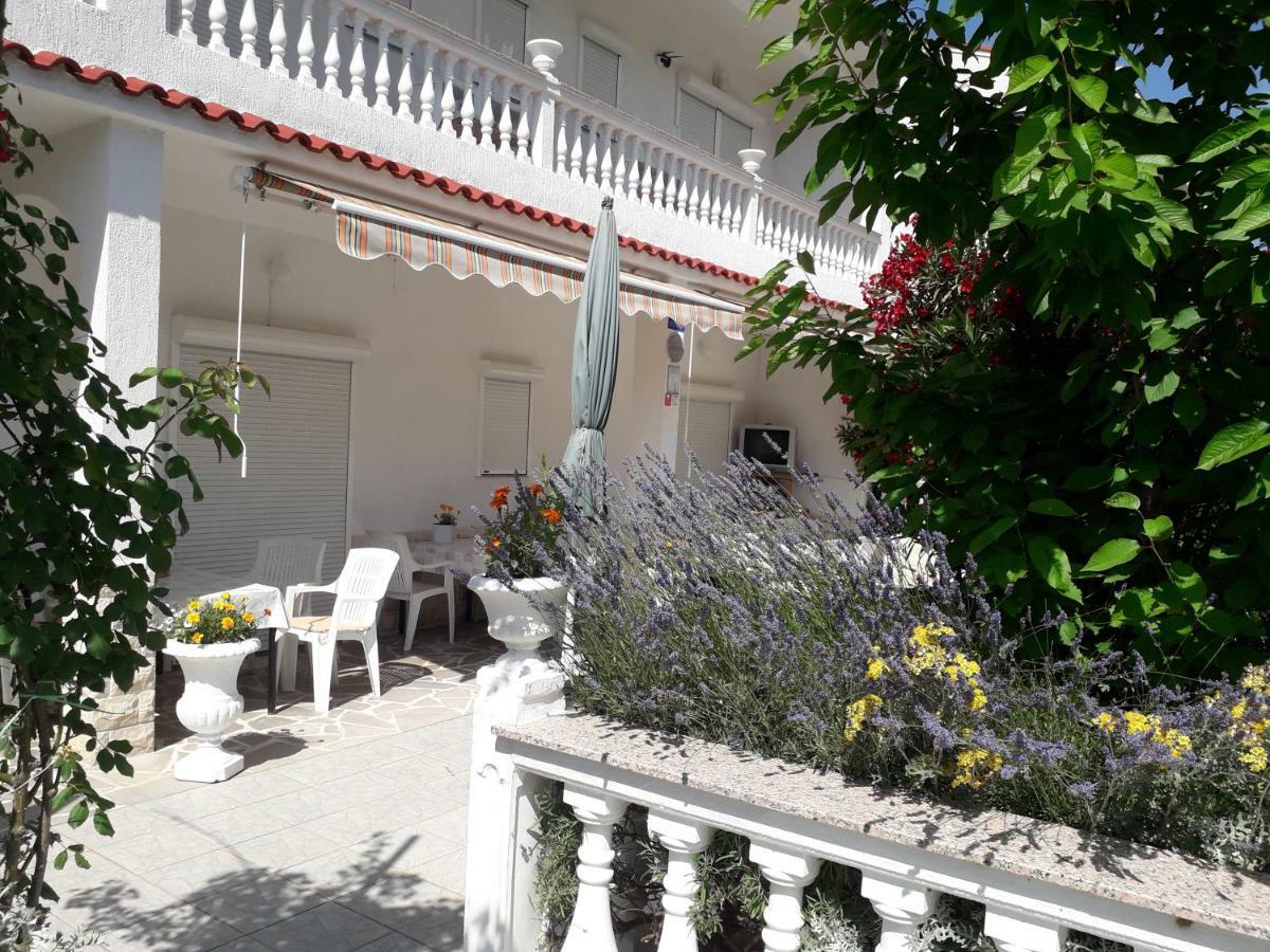 Lovely Meta Apartments Palit Exterior foto
